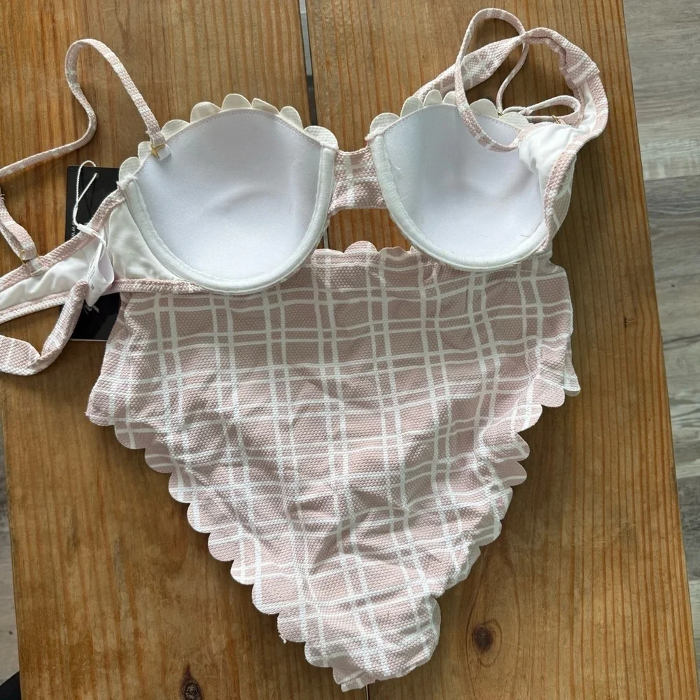 STYLISH SWIMWEAR WOMENS NAUTICAL CHARM SCALLOP BIKINI TOP SIZE MEDIUM PINK PLAID